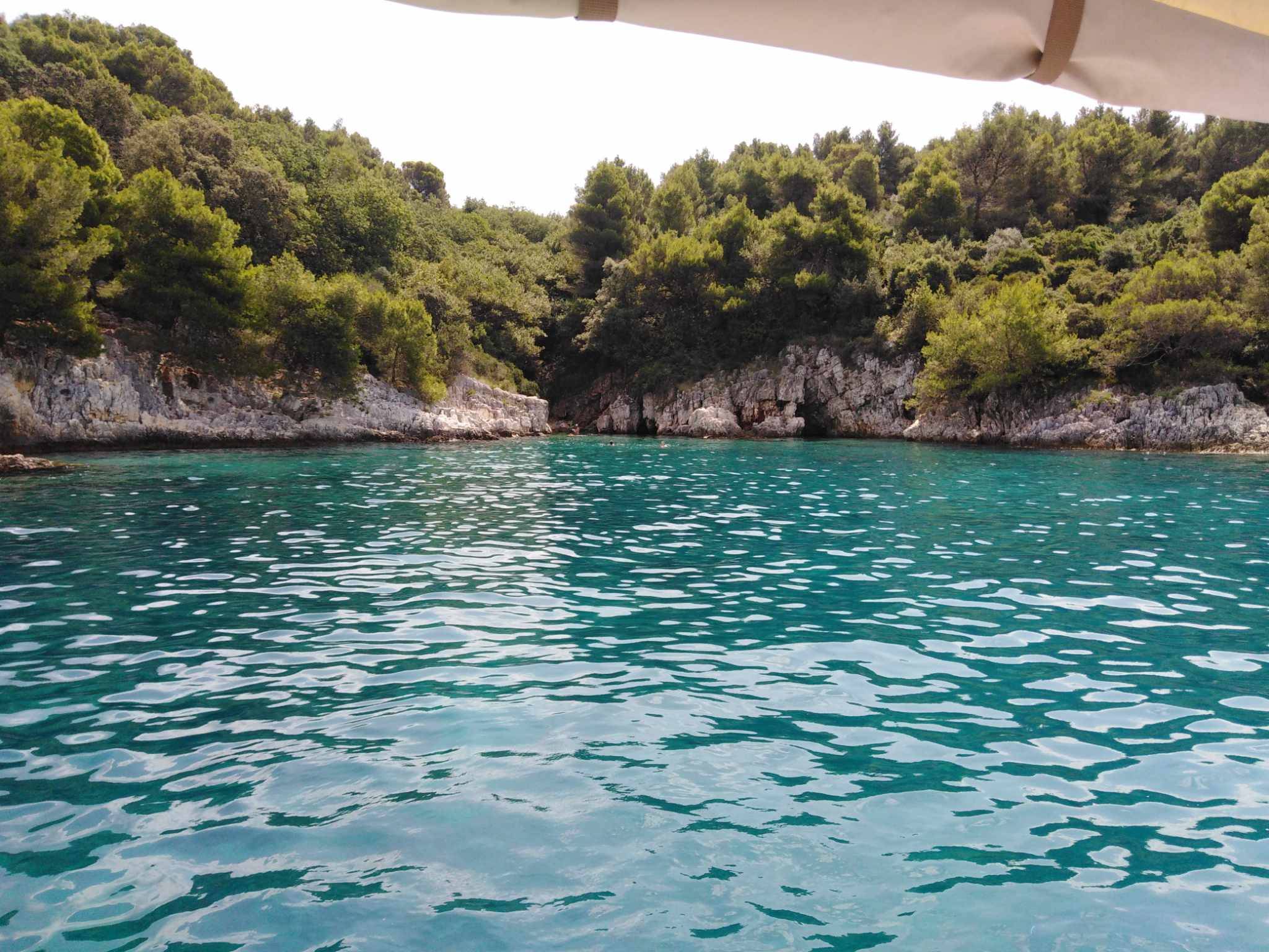 Dumbočica Bay Cave