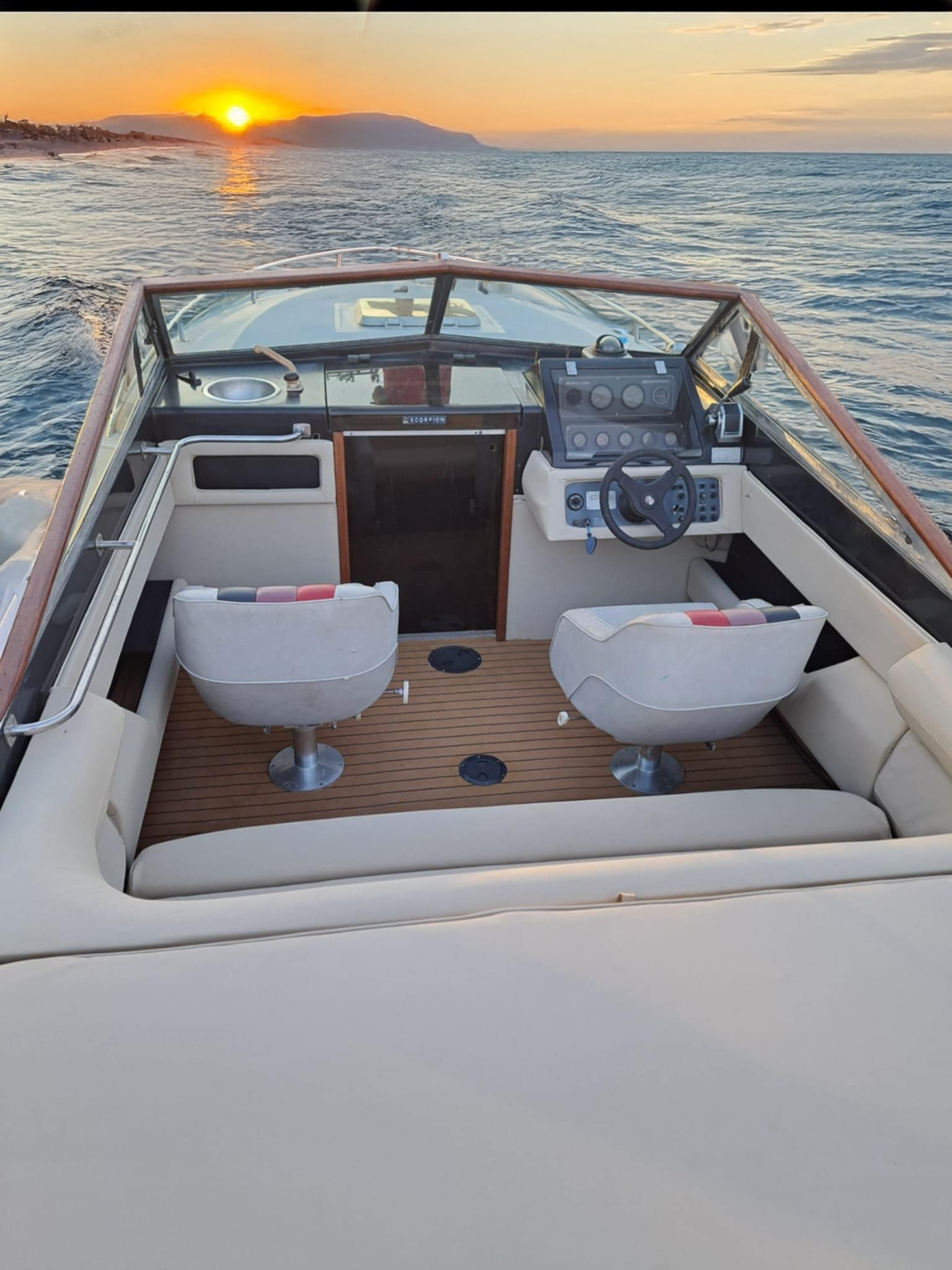 A Story of restoring Chris Craft Scorpion 230 LTD